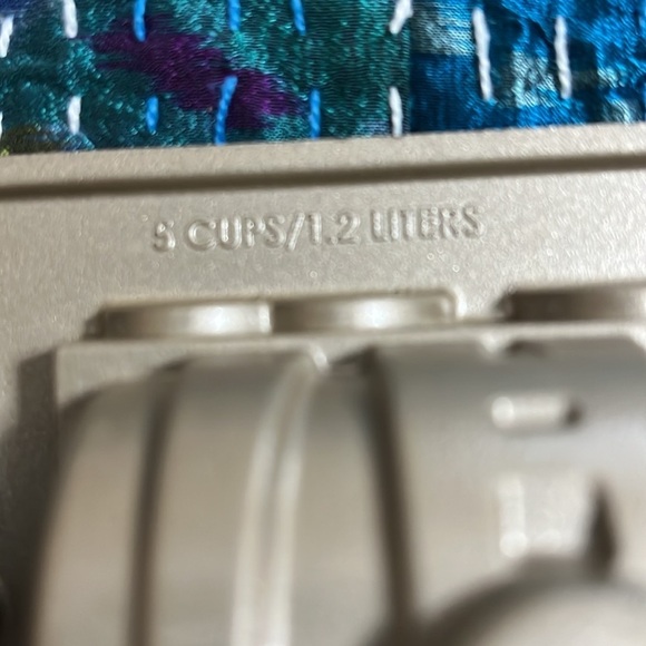 NORDIC WARE train cake pan.  Excellent preowned condition. - Picture 5 of 6